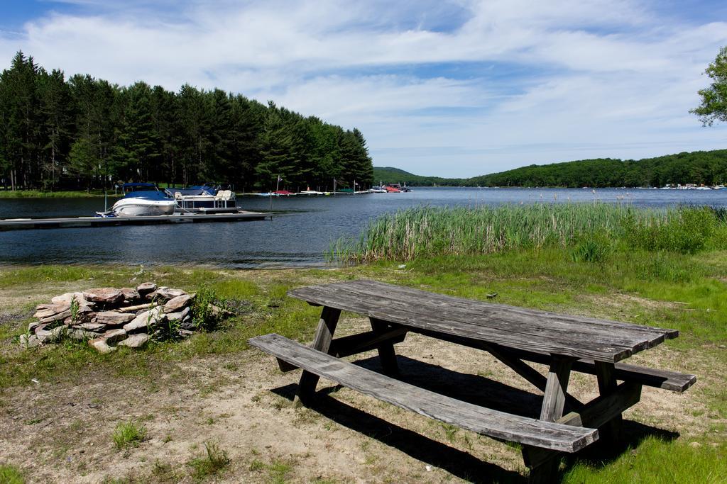 Inn At Deep Creek Окленд Экстерьер фото