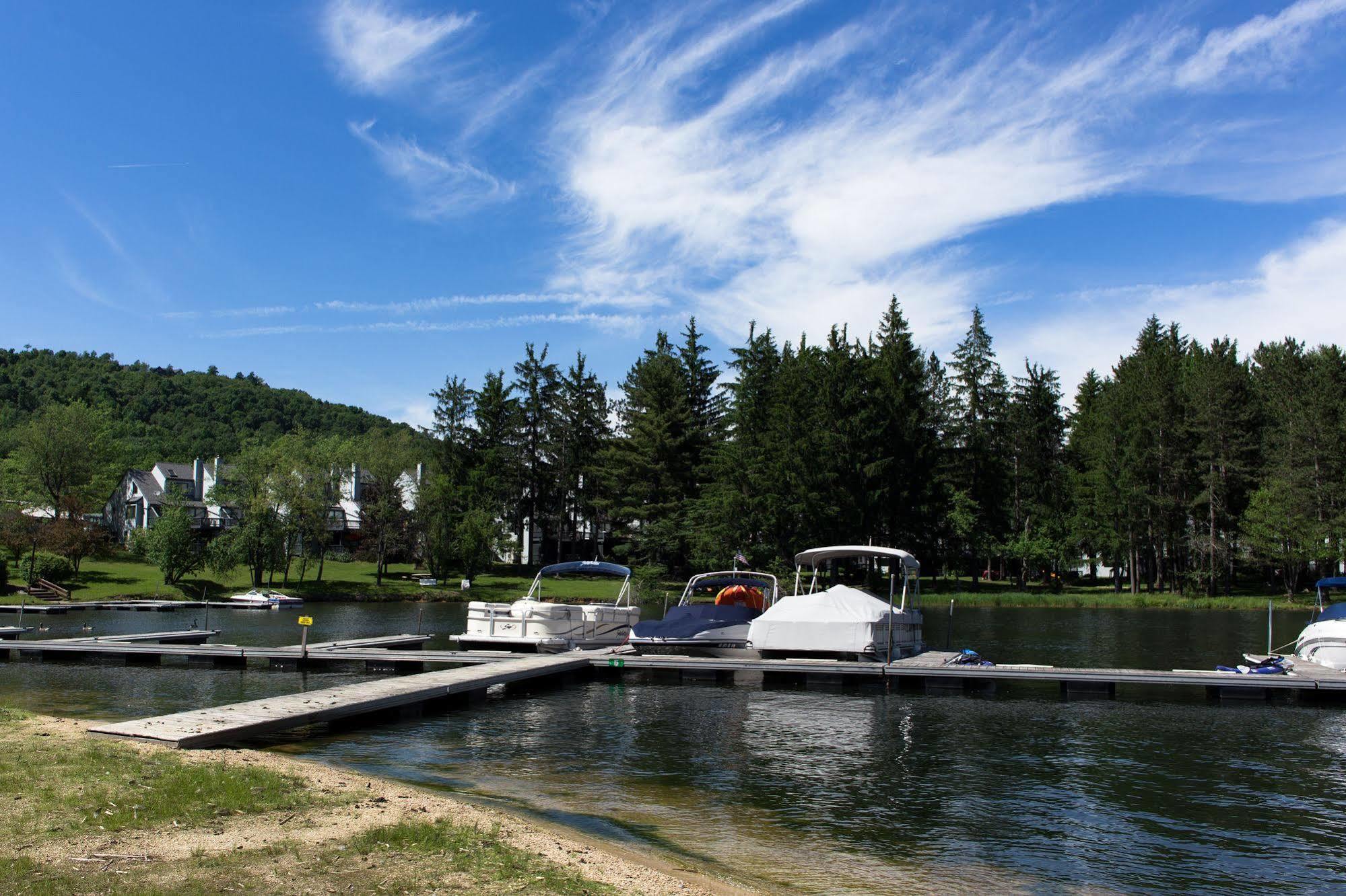 Inn At Deep Creek Окленд Экстерьер фото